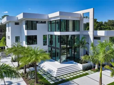 1610 N Lodge Dr Unveils 11.9M Breathtaking Waterfront Retreat in Sarasotas Prestigious Cherokee Park 1