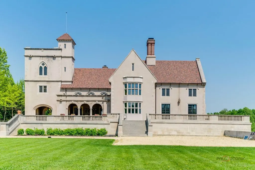 17519 Lincoln Rd An Extraordinary English Manor Showcasing Timeless Sophistication for 4877000 12