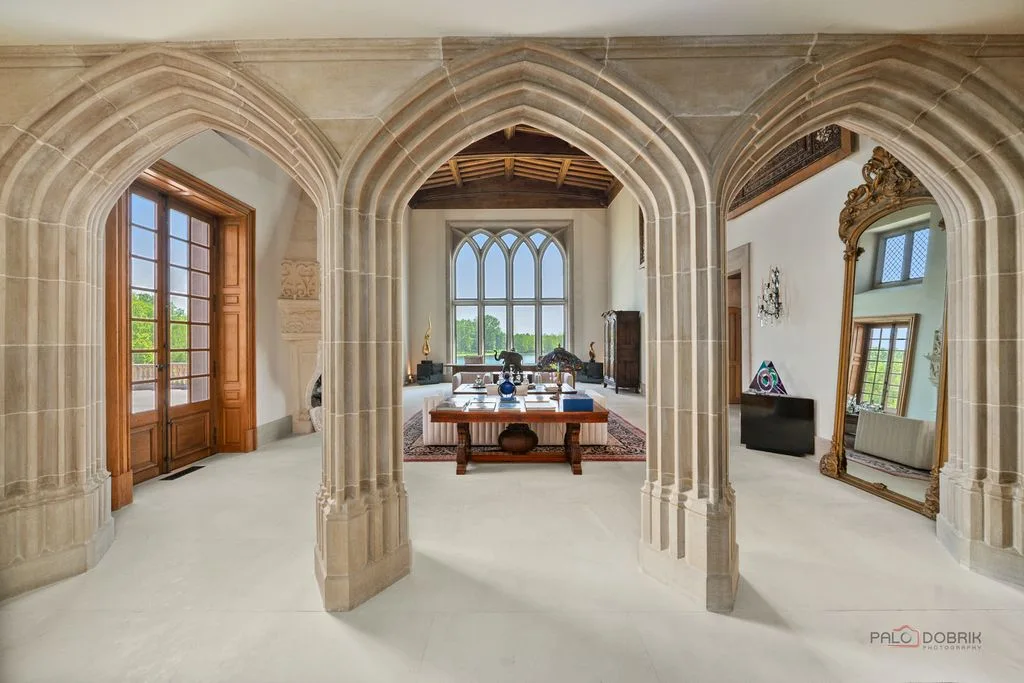 17519 Lincoln Rd An Extraordinary English Manor Showcasing Timeless Sophistication for 4877000 3