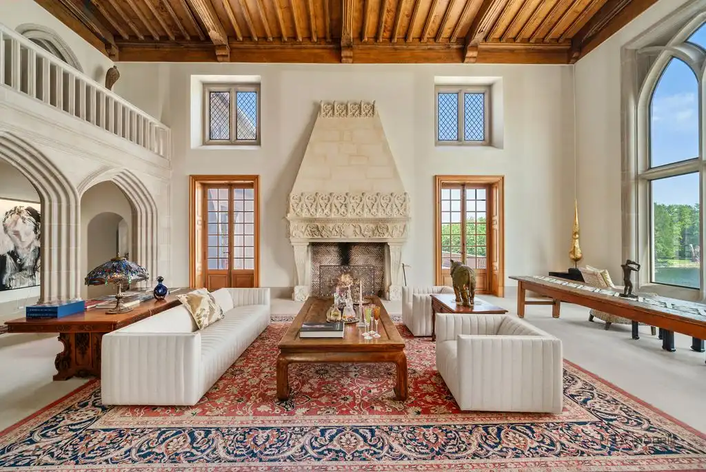 17519 Lincoln Rd An Extraordinary English Manor Showcasing Timeless Sophistication for 4877000 5