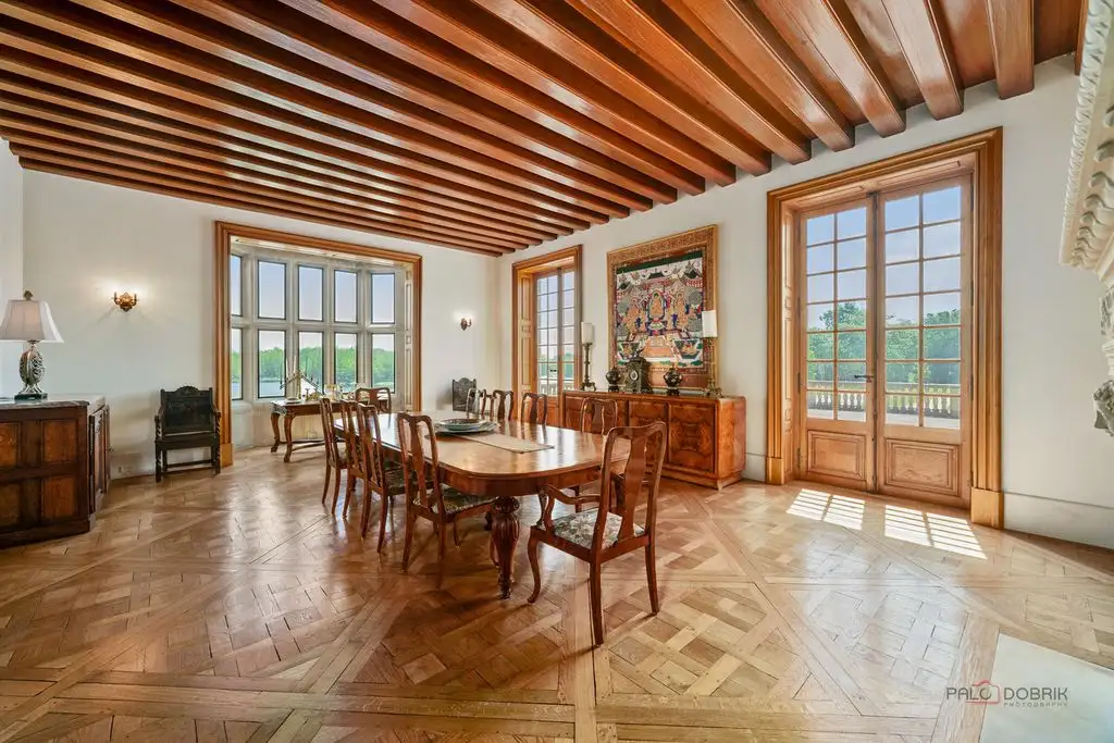 17519 Lincoln Rd An Extraordinary English Manor Showcasing Timeless Sophistication for 4877000 6