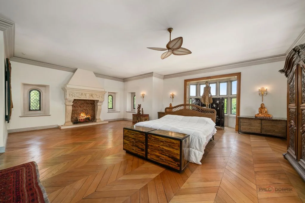 17519 Lincoln Rd An Extraordinary English Manor Showcasing Timeless Sophistication for 4877000 9