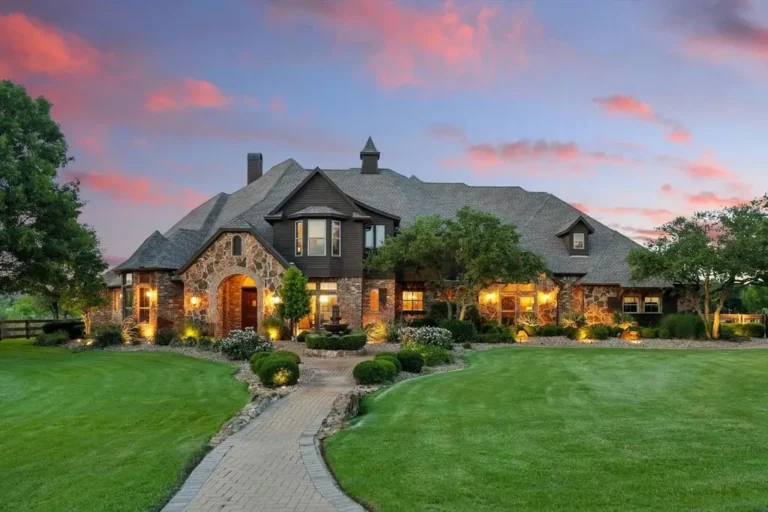 Refined Luxury Meets Country Living at This One-of-a-Kind Texas Estate Asking $2.787 Million