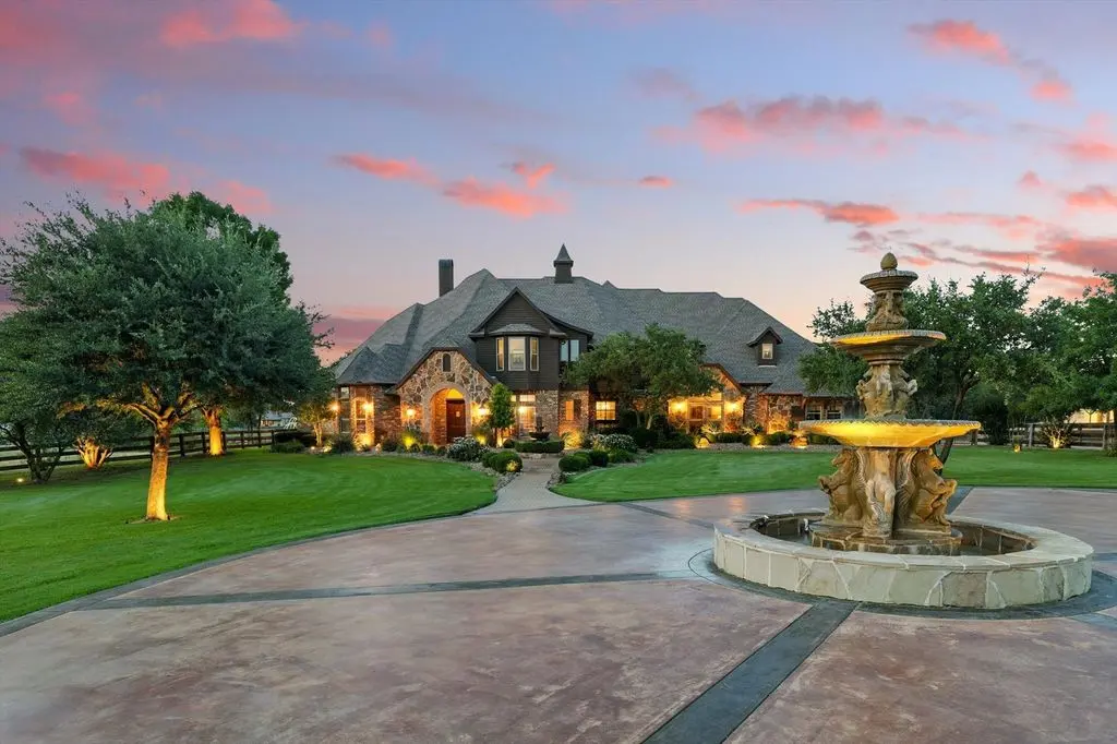 2 Groves Cir An Exceptional Texas Estate Offering Refined Luxury and Ultimate Privacy for 2.787 Million 2