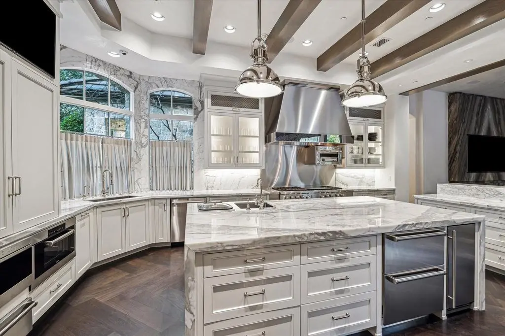 220 Merrie Way Ln A Texas Masterpiece Offering Bespoke Luxury at 9.995 Million 6