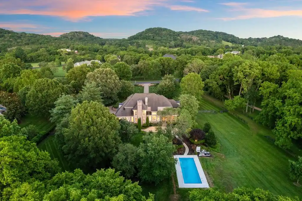 2455 Hidden River Ln Exquisitely Renovated Tennessee Estate Listed at 5 Million 11