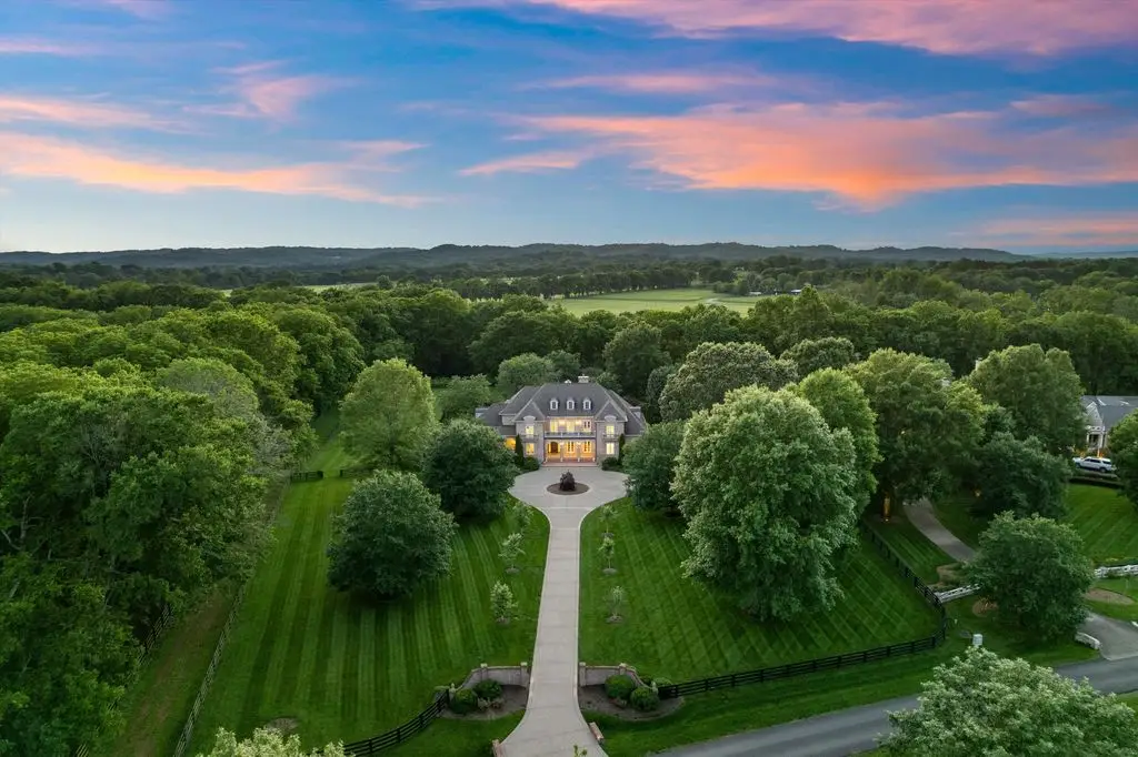 2455 Hidden River Ln Exquisitely Renovated Tennessee Estate Listed at 5 Million 12