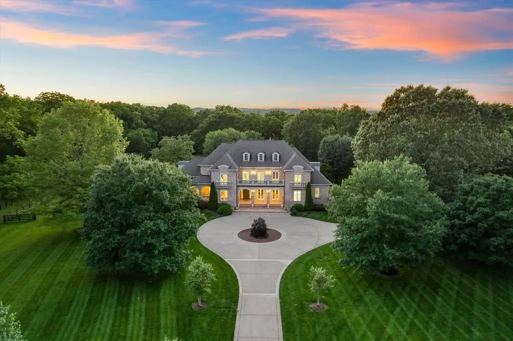 2455 Hidden River Ln Exquisitely Renovated Tennessee Estate Listed at 5 Million 13