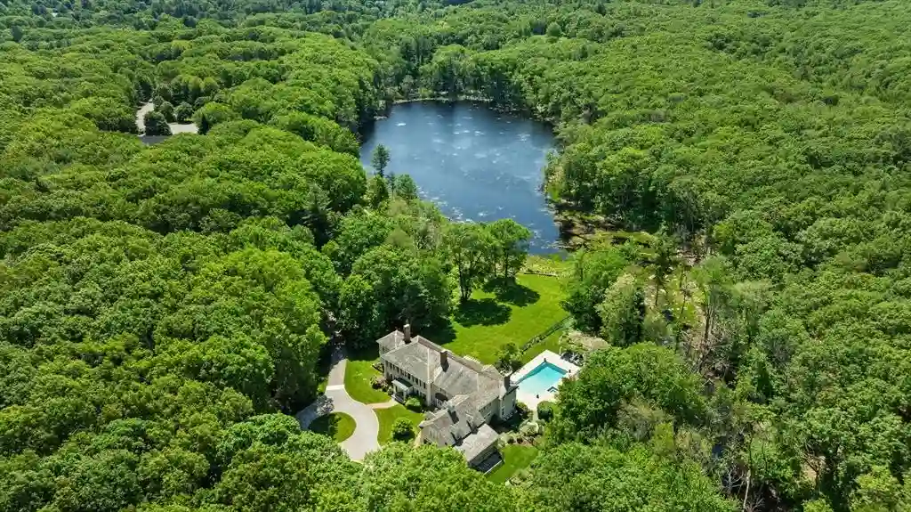 26 Longmeadow Dr A Stunning 8.5 Million Estate Nestled Beside Hale Reservation 2