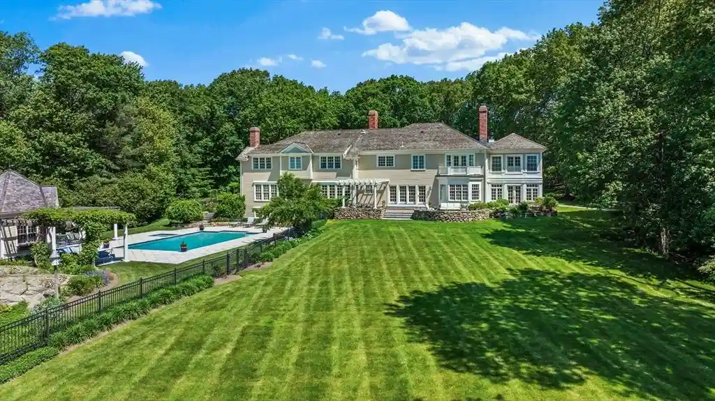 26 Longmeadow Dr A Stunning 8.5 Million Estate Nestled Beside Hale Reservation 3