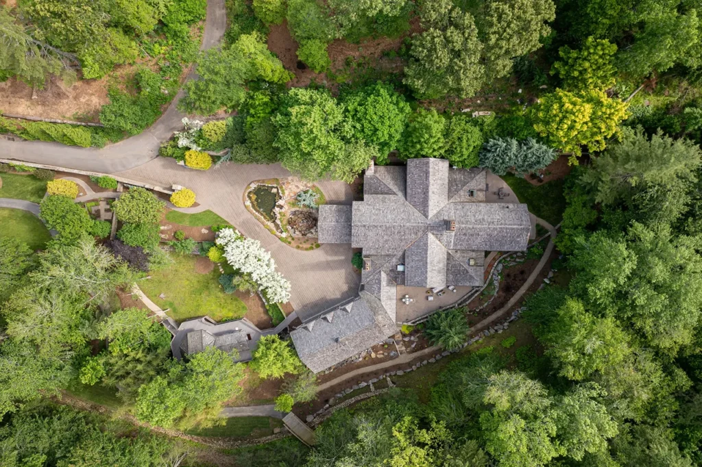 268 Holly Arbor Ln An Exquisite 5.9 Million Estate with Storybook Conservancy in North Carolina 2
