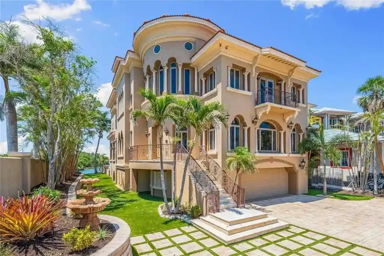 Exquisite $9 Million Gulf-Access Estate in Sarasota Offers Deep-Water Dock and Iconic Bayfront Views