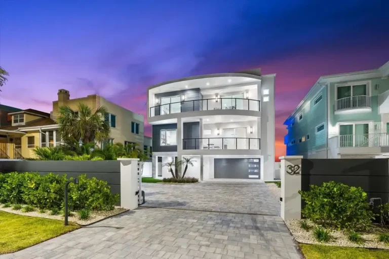 $10.3 Million Modern Gulf-Front Masterpiece Redefines Luxury Living in Indian Rocks Beach