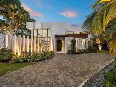 4041 S Le Jeune Rd Stunning 8.27M Florida Modern Oasis – Home in Miami for Sale 1