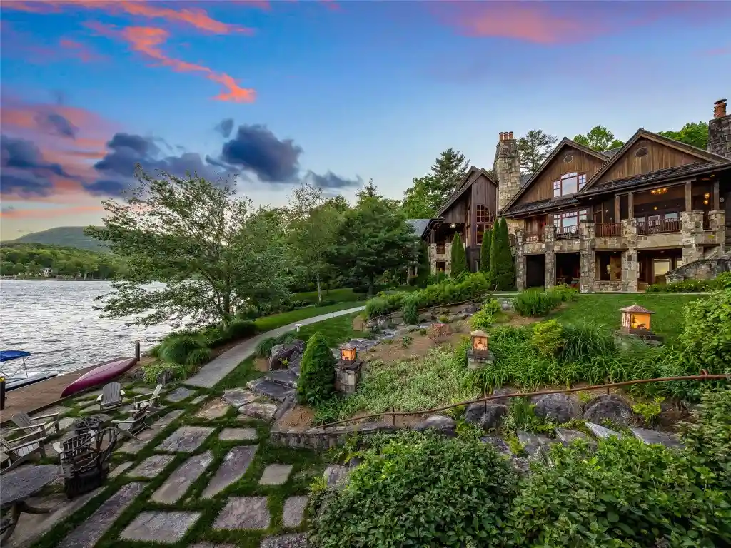41 Chimney Point A Breathtaking Lake and Mountain Estate Redefining Serenity for 10.25 Million 16