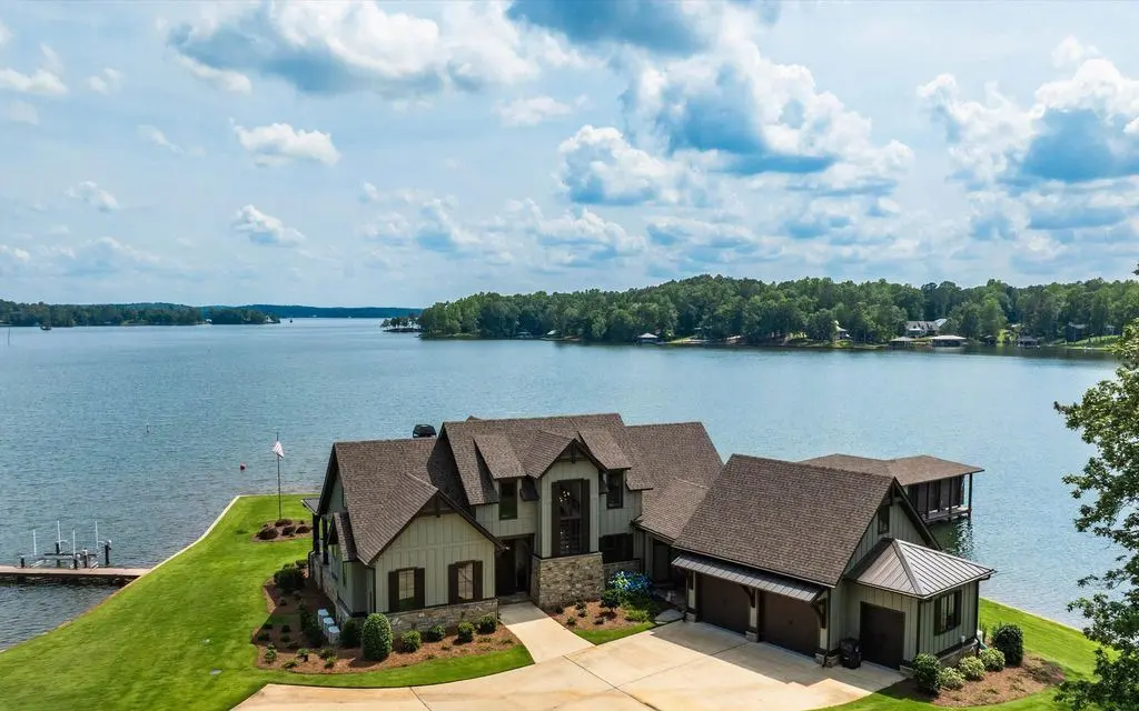 507 Hickory Hill Rd A Luxurious Waterfront Haven With 437 Feet of Shoreline for 4.128 Million 8