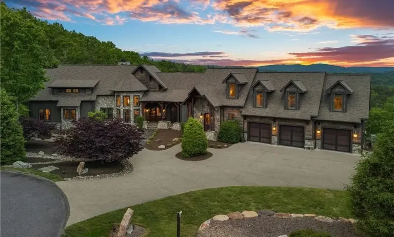 A Breathtaking $5.83 Million North Carolina Estate with Sweeping Long-Range Mountain Views