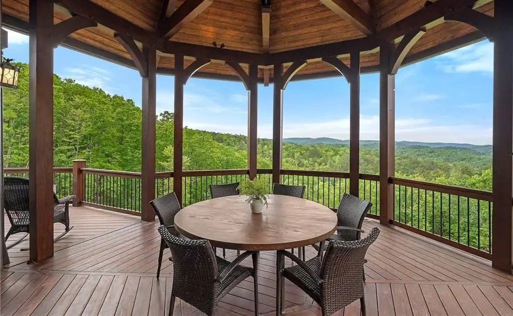 539 Nightshade Road A Breathtaking 5.83 Million Estate Blending Rustic Elegance and Mountain Majesty in North Carolina 10