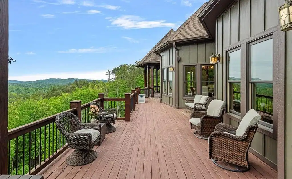 539 Nightshade Road A Breathtaking 5.83 Million Estate Blending Rustic Elegance and Mountain Majesty in North Carolina 11