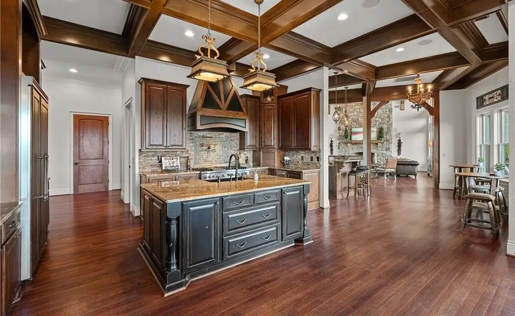 539 Nightshade Road A Breathtaking 5.83 Million Estate Blending Rustic Elegance and Mountain Majesty in North Carolina 9