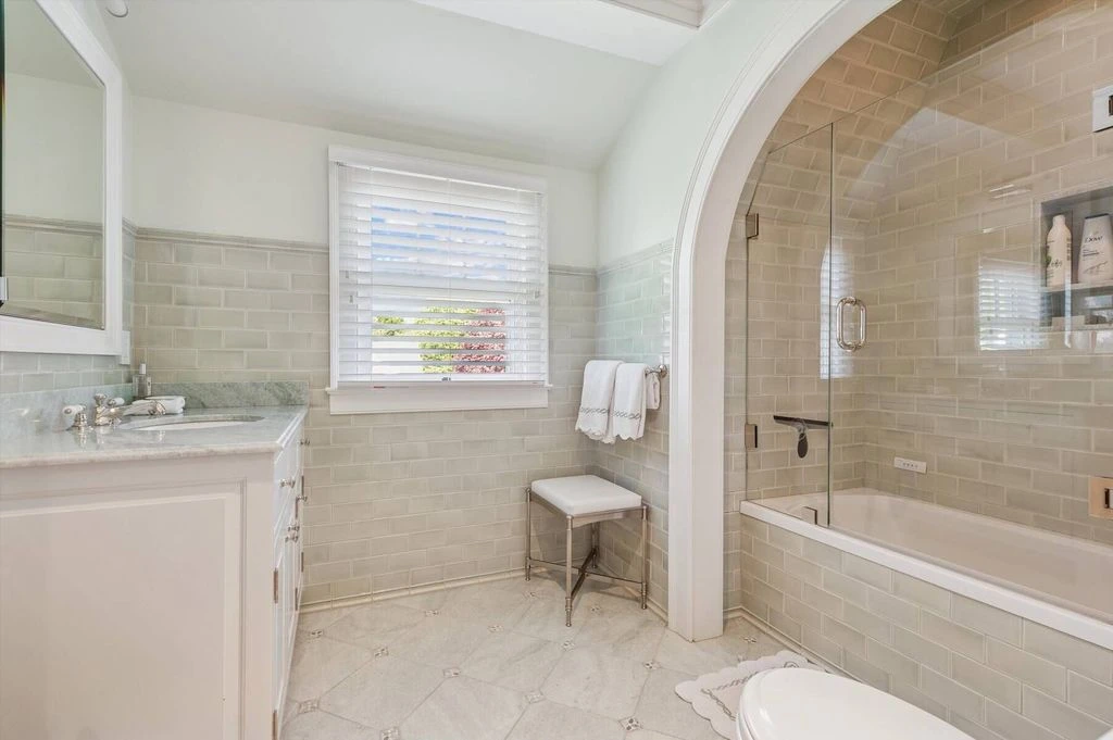 59 Boyesen Rd An Exquisite 24M Shingle Style Masterpiece by Architect John David Rose 12