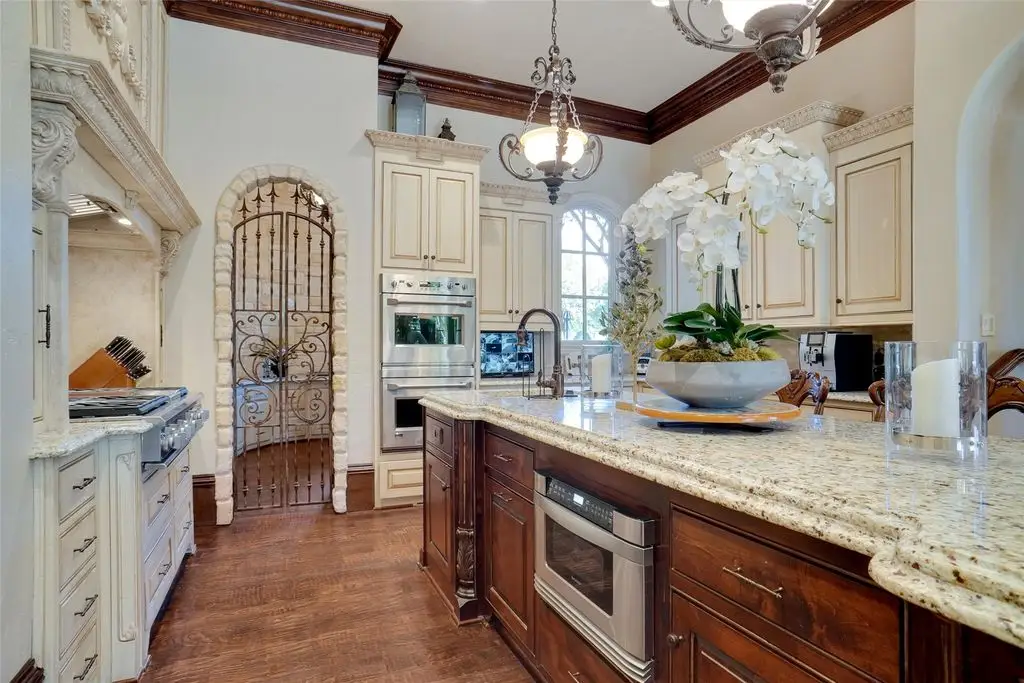 5905 Giverny A Breathtaking 12 Million Waterfront Estate in Prestigious Chateau Du Lac 10