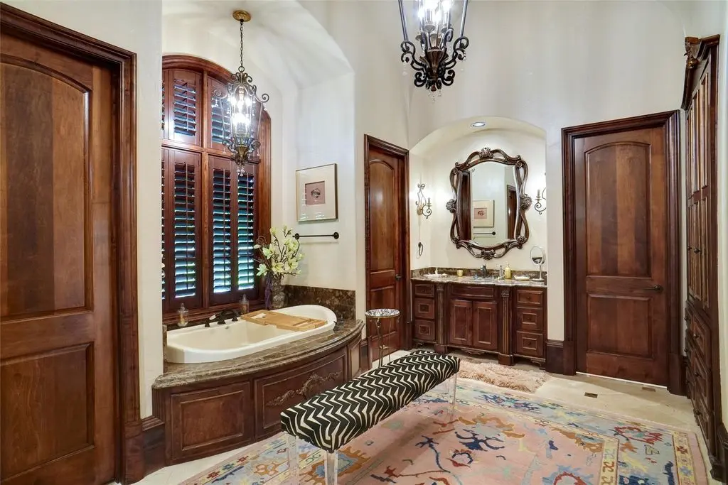 5905 Giverny A Breathtaking 12 Million Waterfront Estate in Prestigious Chateau Du Lac 13