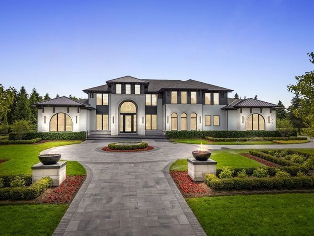 600 Chase Ln Offers 7.79M of Pure Luxury by Sapphire Homes in Michigan 1