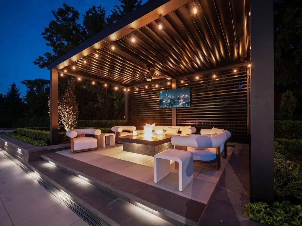 600 Chase Ln Offers 7.79M of Pure Luxury by Sapphire Homes in Michigan 14