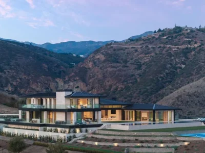 6050 Murphy Way Unveils a Bold 42.9 Million Vision of Coastal Modern Perfection 1