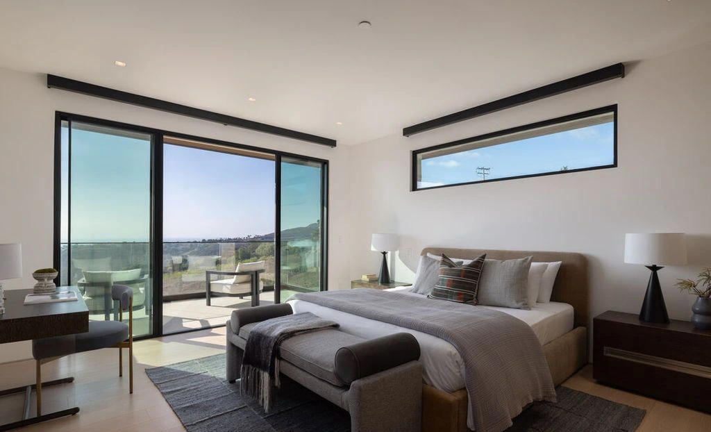 6050 Murphy Way Unveils a Bold 42.9 Million Vision of Coastal Modern Perfection 14