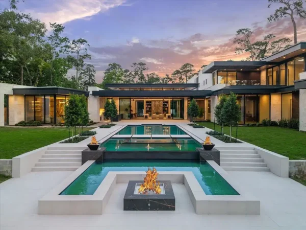 Experience Elevated Living in Close-in Memorial: $10.5M Texas Estate by Levant Luxury Homes