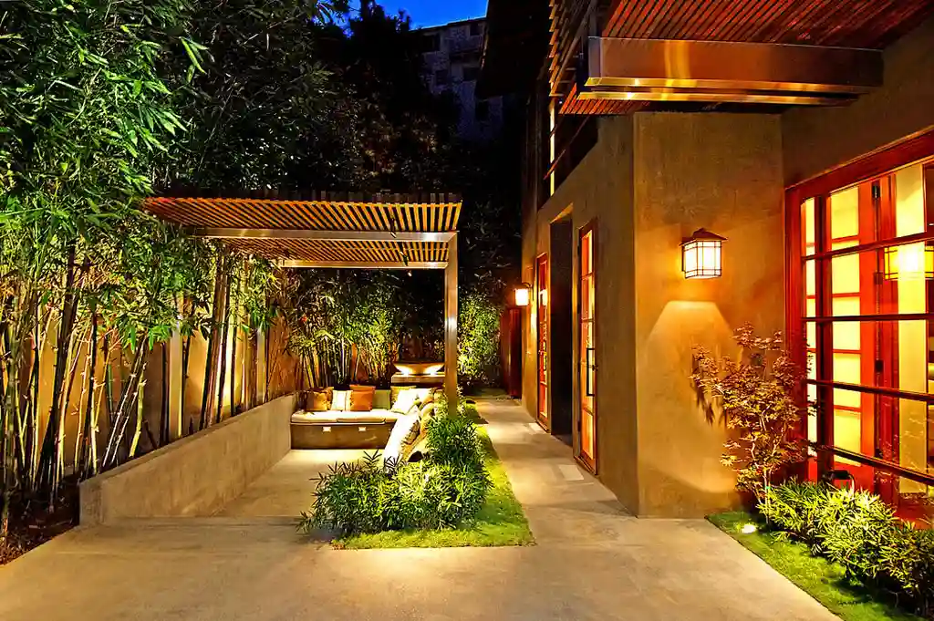 9342 Sierra Mar by Whipple Russell Architects A Warm Modern Hollywood Hills Home with Luxury Water Edge Living 5