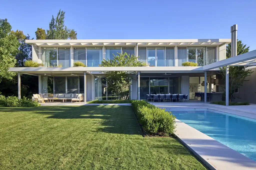 Casa Botanica by Melazza, A Timeless Organic Retreat in Buenos Aires