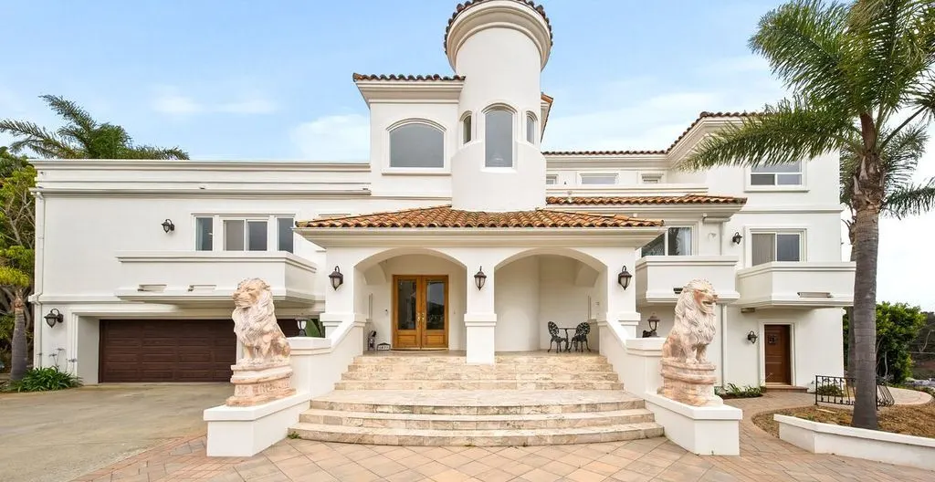 Exquisite Coastal Living at 6400 Kanan Dume Rd A 10.849M Private Estate of Unparalleled Elegance 1