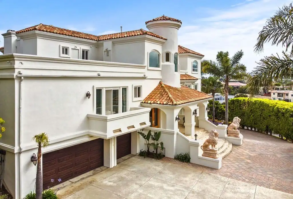 Exquisite Coastal Living at 6400 Kanan Dume Rd A 10.849M Private Estate of Unparalleled Elegance 2