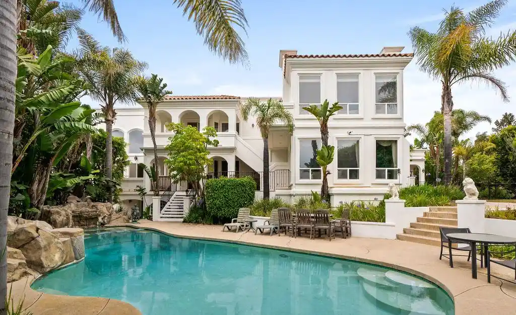 Exquisite Coastal Living at 6400 Kanan Dume Rd A 10.849M Private Estate of Unparalleled Elegance 4