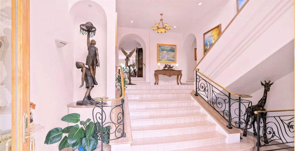Exquisite Coastal Living at 6400 Kanan Dume Rd A 10.849M Private Estate of Unparalleled Elegance 5
