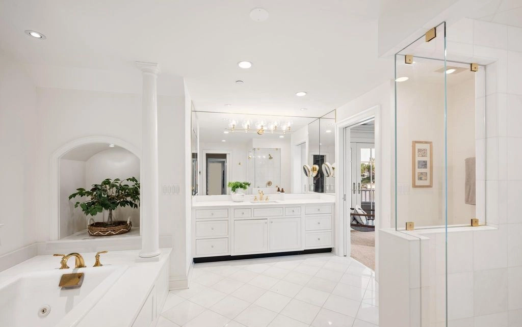 Extraordinary Opportunity at 17 Revell St — The Sole Gated Waterfront Home in Historic Annapolis for 12.75 Million 13
