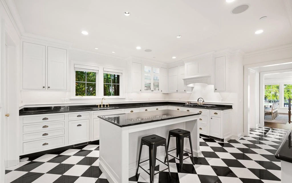 Extraordinary Opportunity at 17 Revell St — The Sole Gated Waterfront Home in Historic Annapolis for 12.75 Million 8