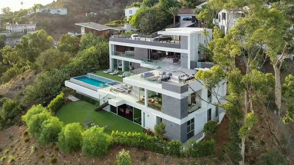 Los Tilos by Whipple Russell Architects, A Modern Hollywood Hills Home with Jetliner Views and Terraced Serenity
