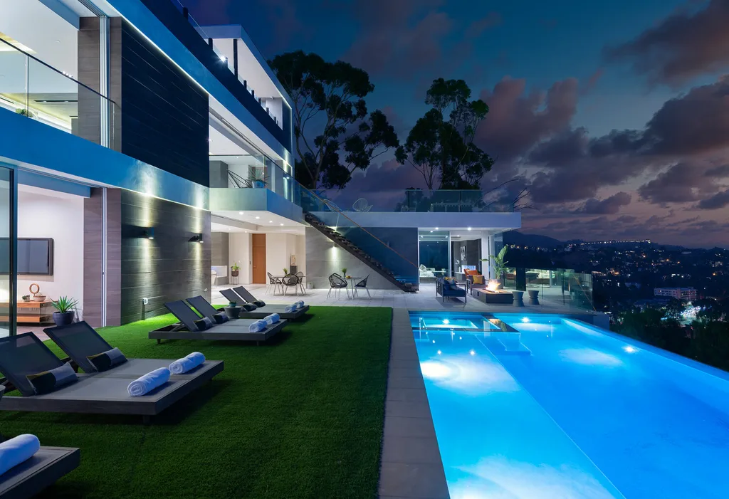 Los Tilos by Whipple Russell Architects, A Modern Hollywood Hills Home with Jetliner Views and Terraced Serenity