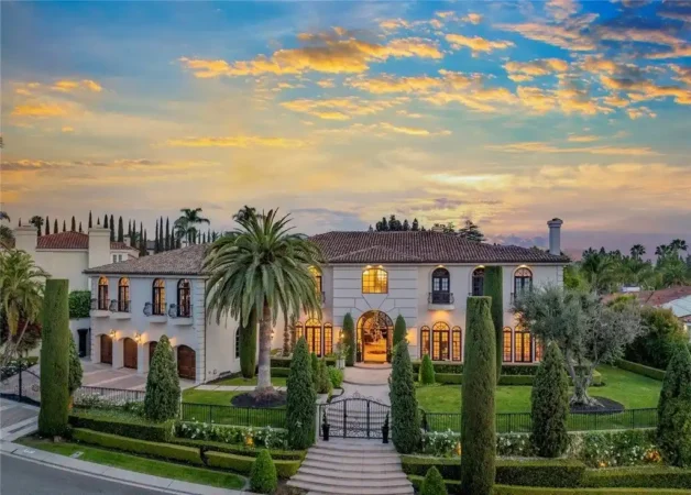 Sophisticated Entertainer’s Dream in California Listed at $8,988,000