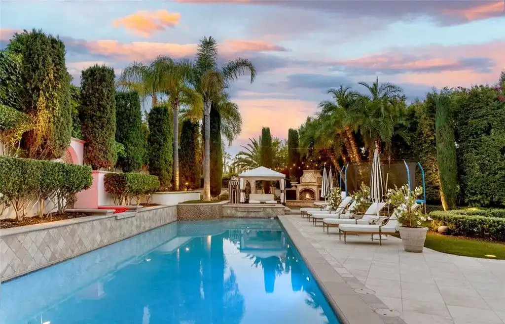 Luxury and Comfort Define 27571 Deputy Cir Now Asking 8988000 7