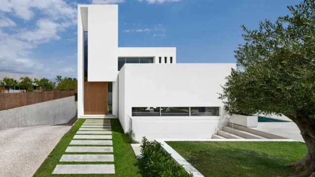 MB House by OLARQ and NEGRE Studio, A Private Modern Oasis in Palma de Mallorca