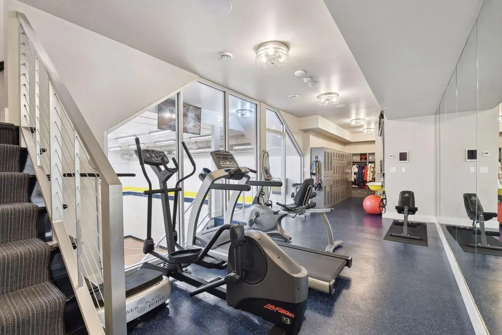 Stunning 20100 Lakeview Ave Residence with Private Beach and Expansive Lakeshore Asking 12.5 Million 16