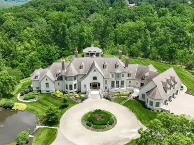 Stunning 5.72M Ohio Mansion at 8200 Kroger Farm Rd Showcases Unparalleled Craftsmanship 1