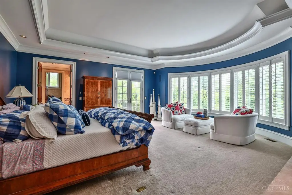 Stunning 5.72M Ohio Mansion at 8200 Kroger Farm Rd Showcases Unparalleled Craftsmanship 10