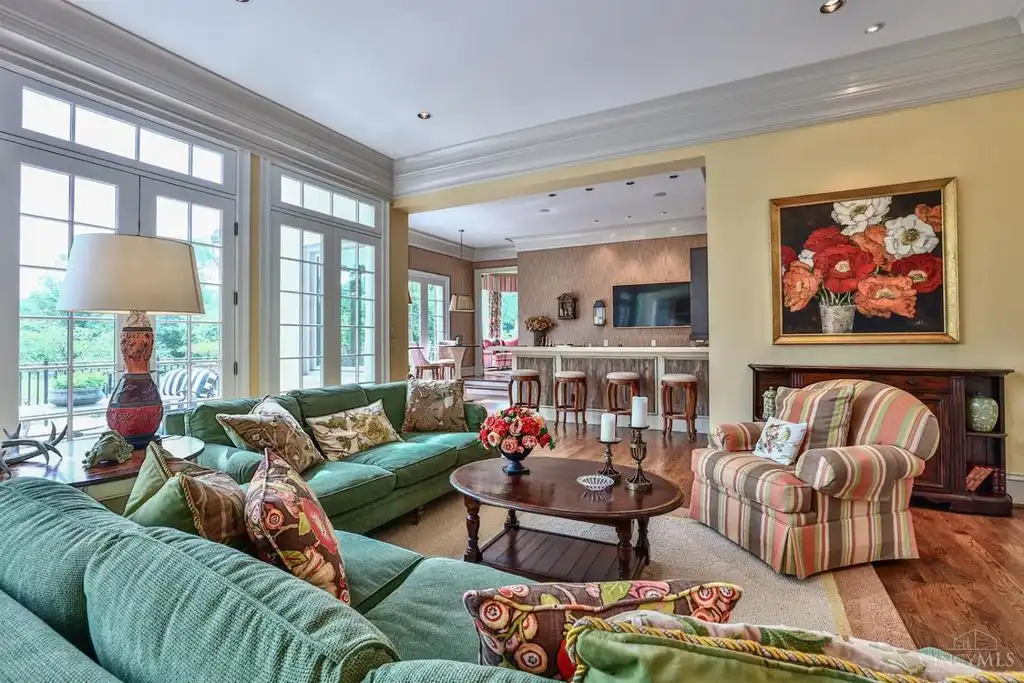 Stunning 5.72M Ohio Mansion at 8200 Kroger Farm Rd Showcases Unparalleled Craftsmanship 6