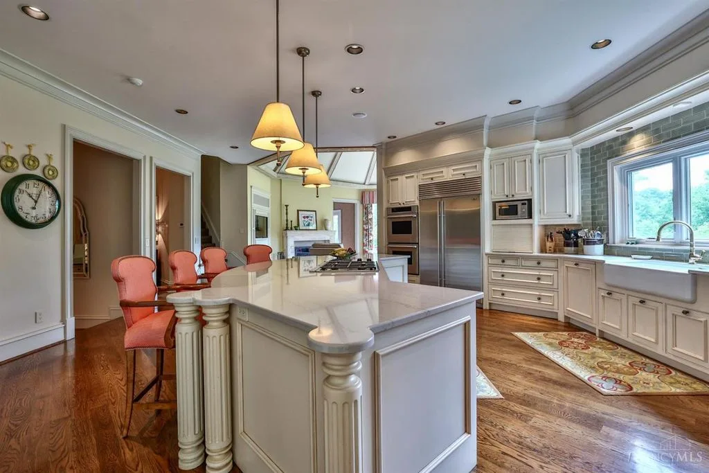 Stunning 5.72M Ohio Mansion at 8200 Kroger Farm Rd Showcases Unparalleled Craftsmanship 9